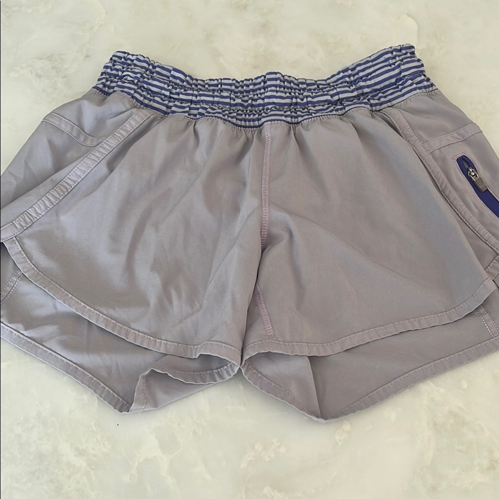 Lululemon hottie hot shorts size 4